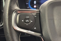 valkoinen Volvo XC40 2021 kuva 16.