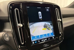 valkoinen Volvo XC40 2021 kuva 20.