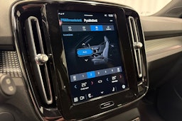 valkoinen Volvo XC40 2021 kuva 21.