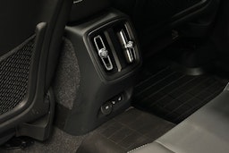 valkoinen Volvo XC40 2021 kuva 26.