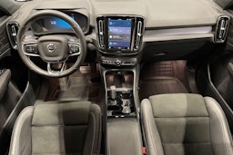 valkoinen Volvo XC40 2021 kuva 9.