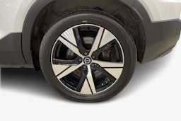 valkoinen Volvo XC40 2021 kuva 11.