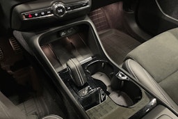 valkoinen Volvo XC40 2021 kuva 19.