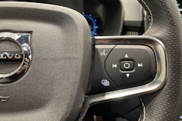 valkoinen Volvo XC40 2021 kuva 23.