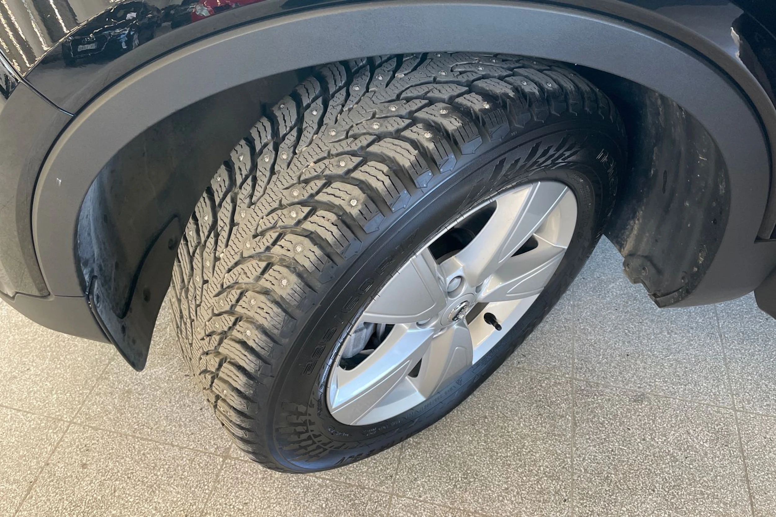 Musta Volvo XC40 2022 kuva 10.