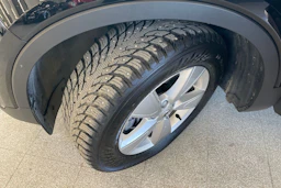 Musta Volvo XC40 2022 kuva 10.