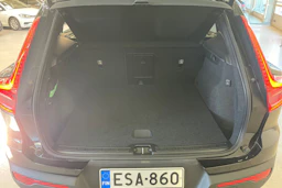 Musta Volvo XC40 2022 kuva 19.