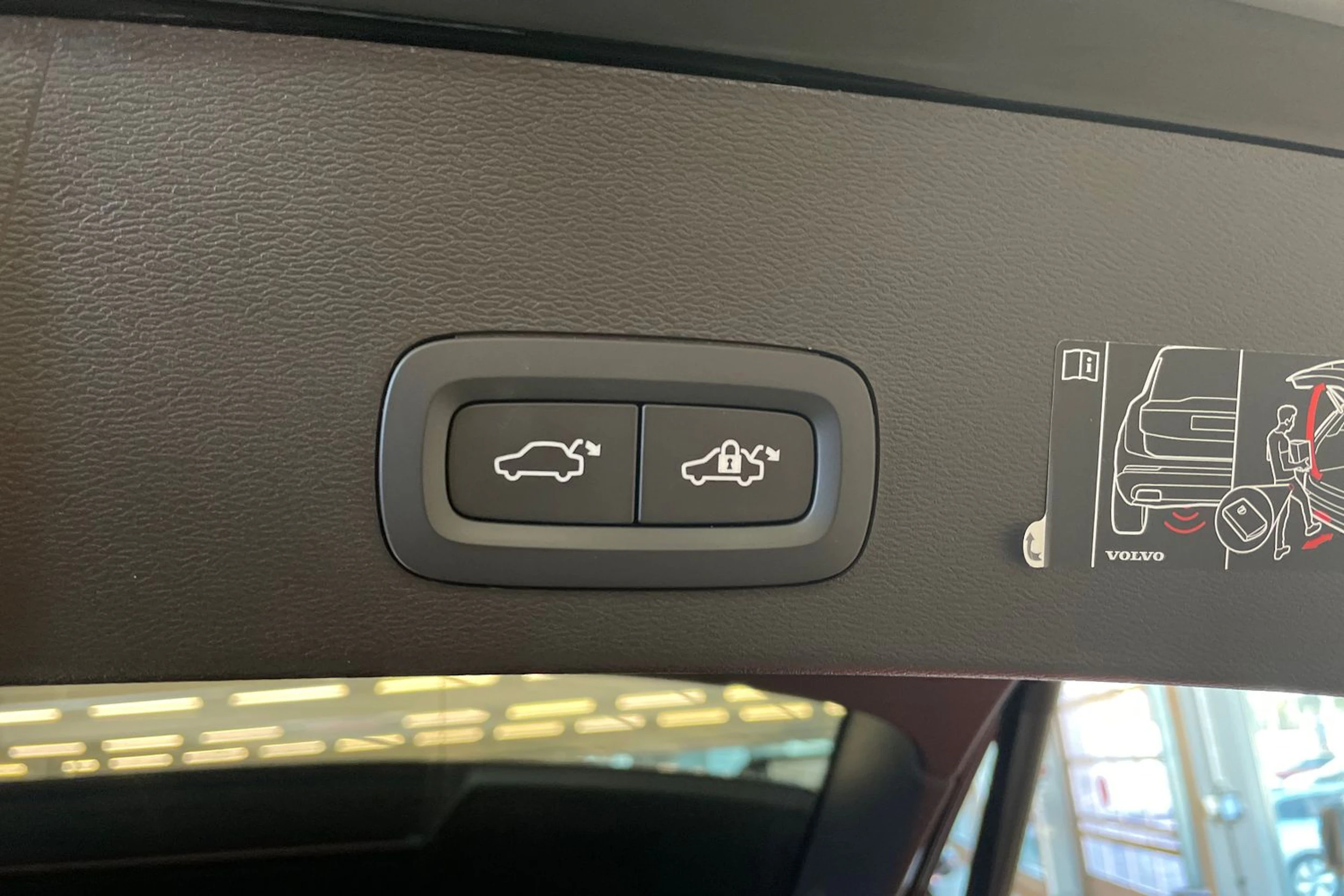 Musta Volvo XC40 2022 kuva 20.