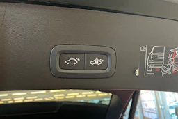 Musta Volvo XC40 2022 kuva 20.