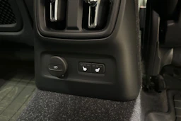 musta Volvo XC40 2021 kuva 11.
