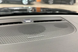 musta Volvo XC40 2021 kuva 14.