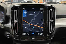 musta Volvo XC40 2021 kuva 17.