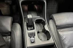 musta Volvo XC40 2021 kuva 21.