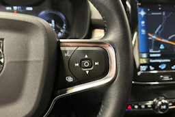 musta Volvo XC40 2021 kuva 26.