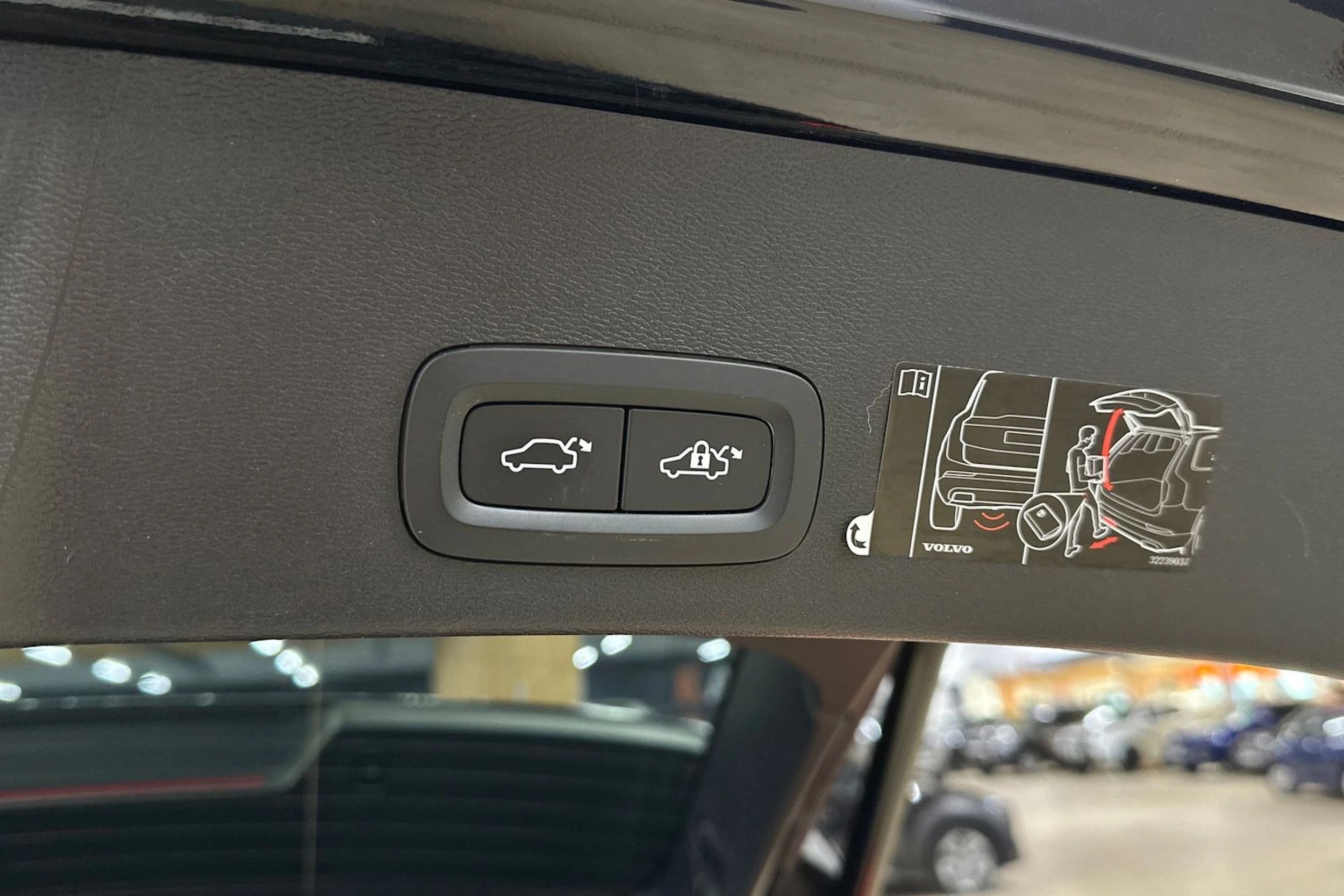 musta Volvo XC40 2021 kuva 29.