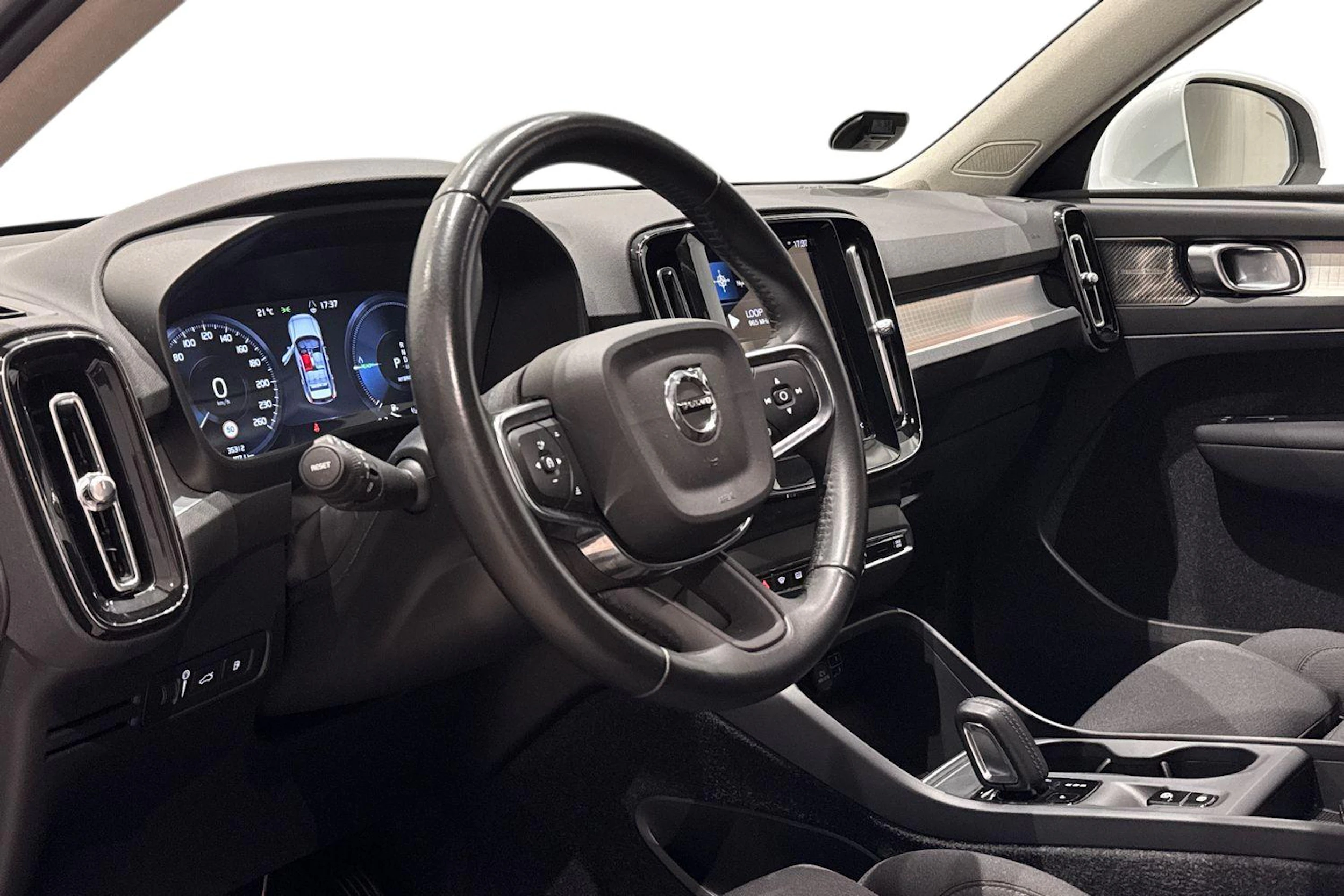 met. valkoinen Volvo XC40 2021 kuva 6.