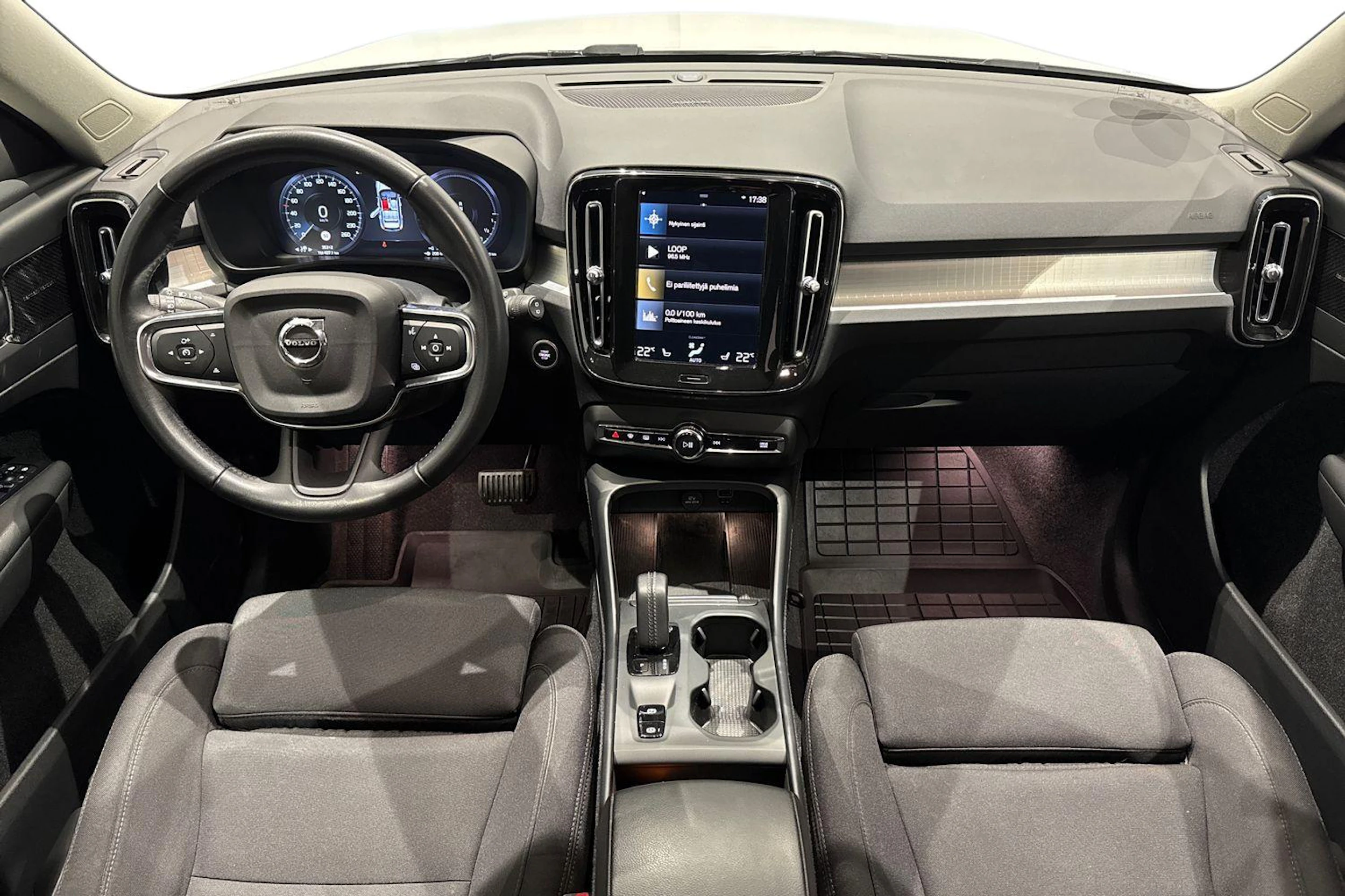 met. valkoinen Volvo XC40 2021 kuva 7.