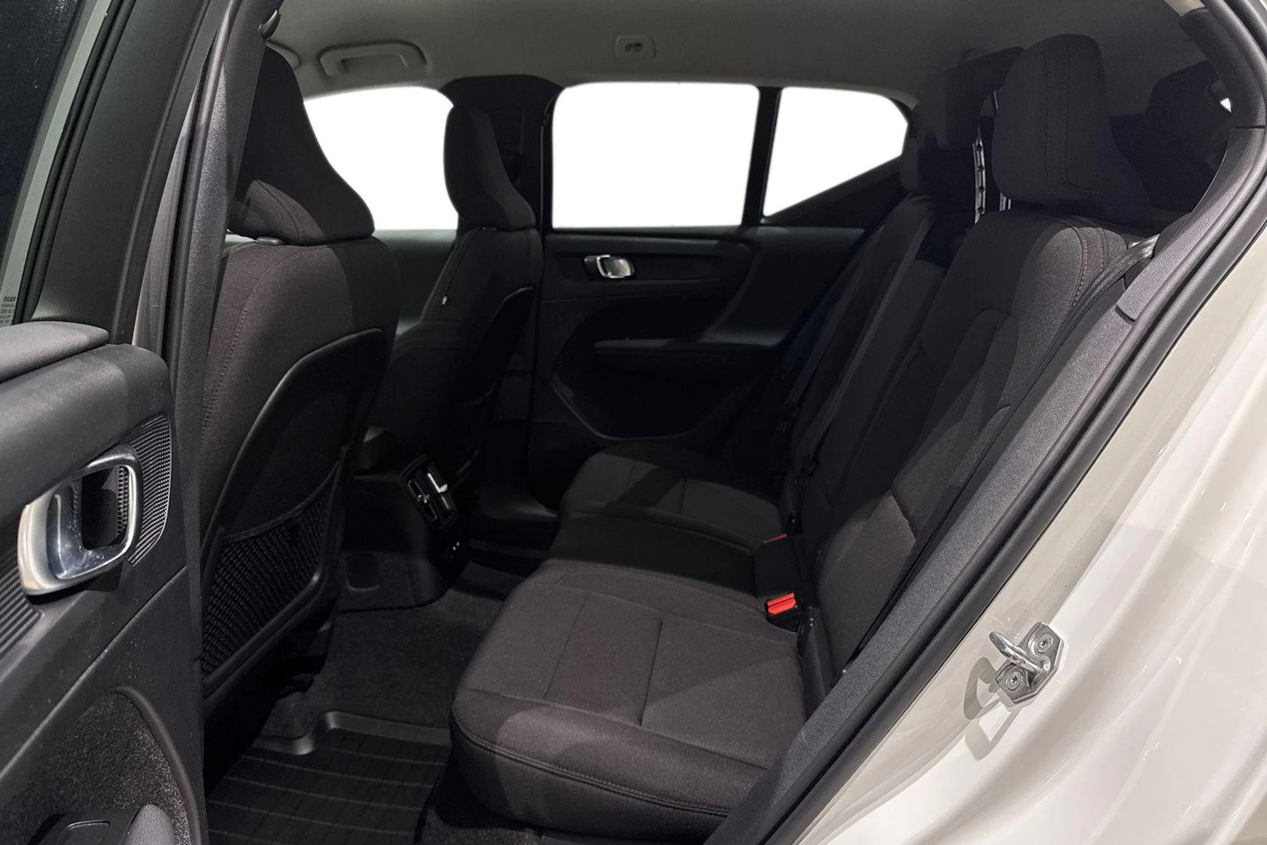 met. valkoinen Volvo XC40 2021 kuva 8.