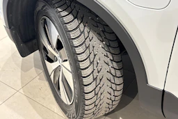 met. valkoinen Volvo XC40 2021 kuva 10.