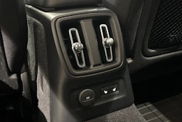 met. valkoinen Volvo XC40 2021 kuva 18.