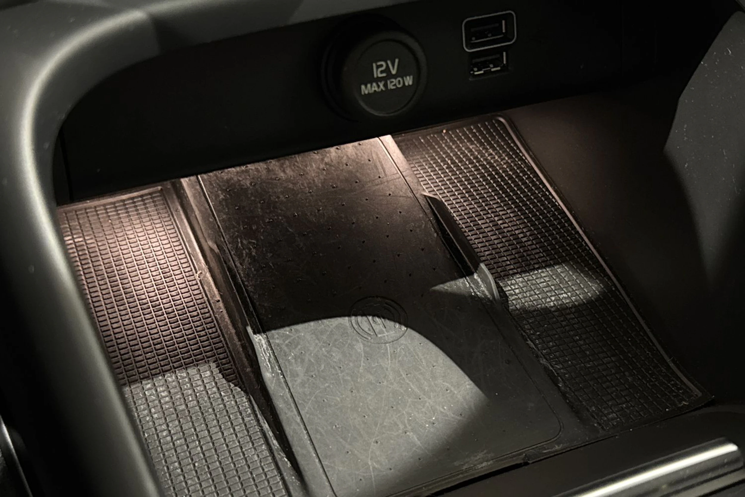 met. valkoinen Volvo XC40 2021 kuva 29.