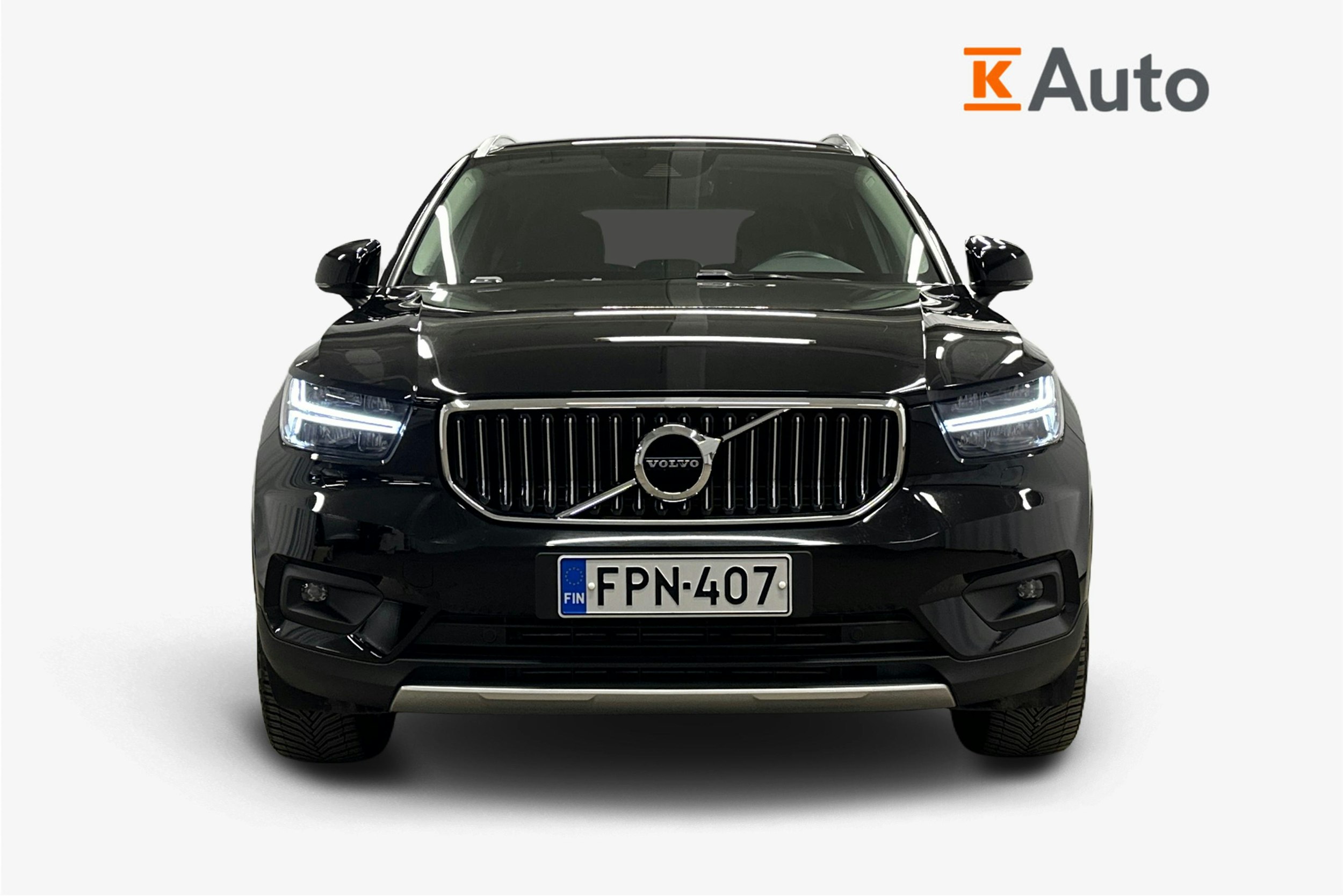 musta Volvo XC40 2021 kuva 5.