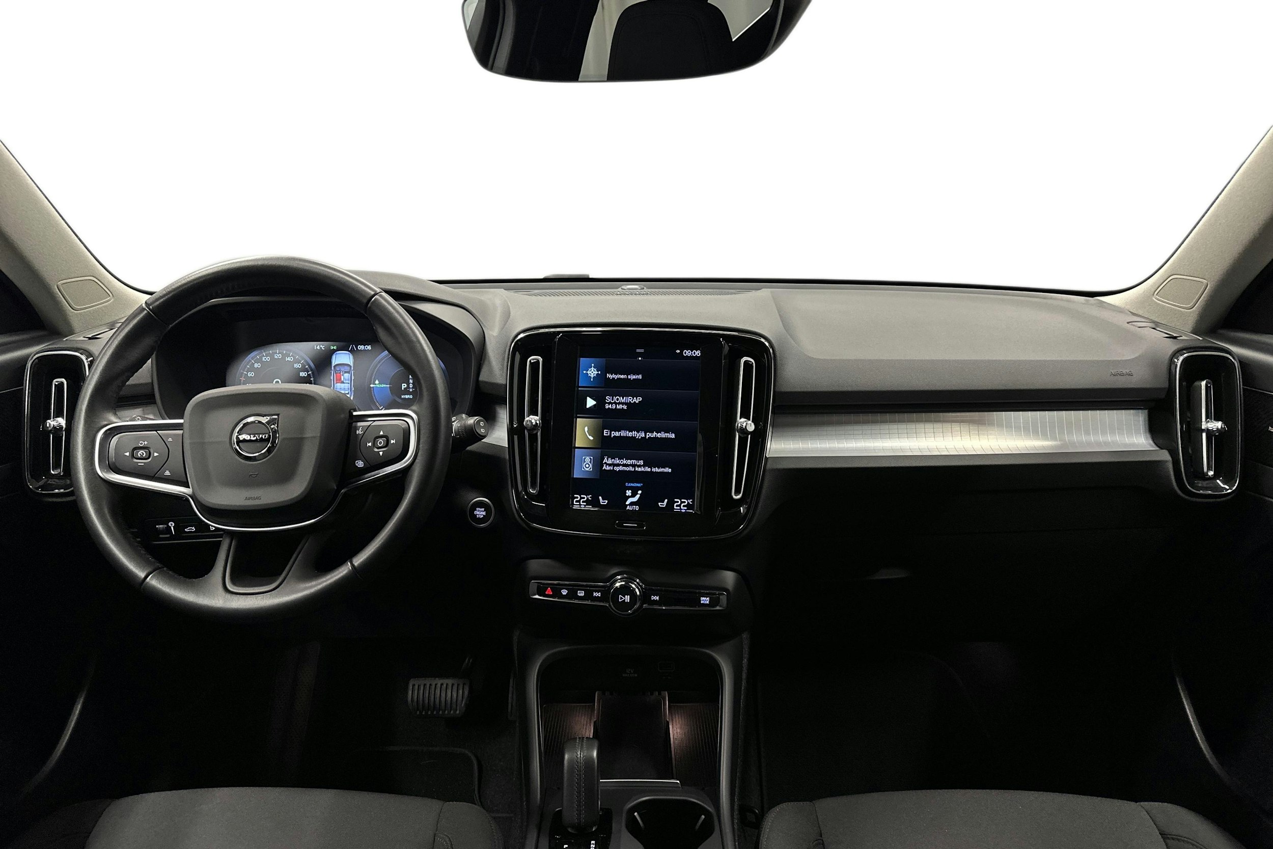 musta Volvo XC40 2021 kuva 9.
