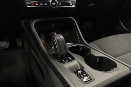 musta Volvo XC40 2021 kuva 21.