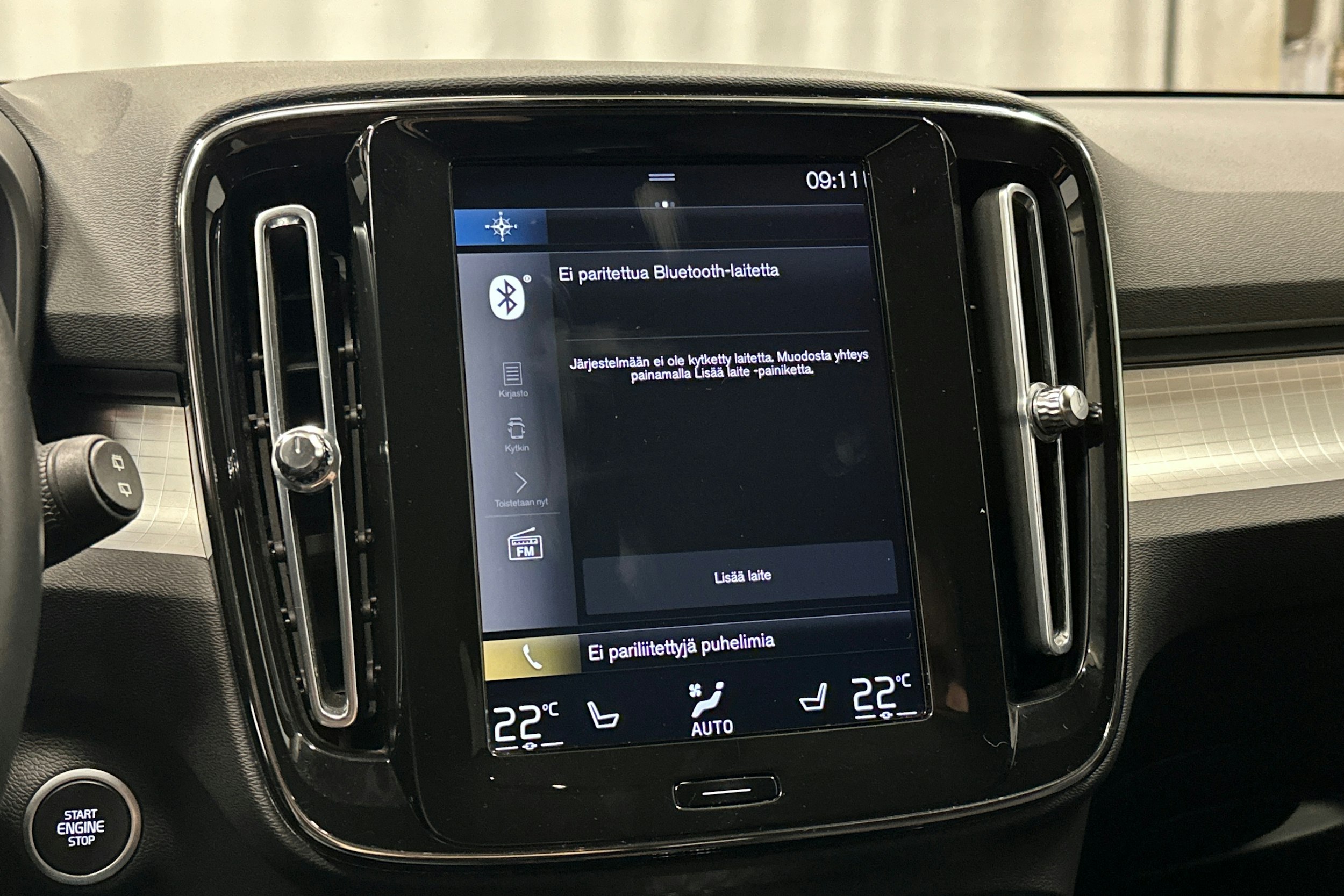 musta Volvo XC40 2021 kuva 27.