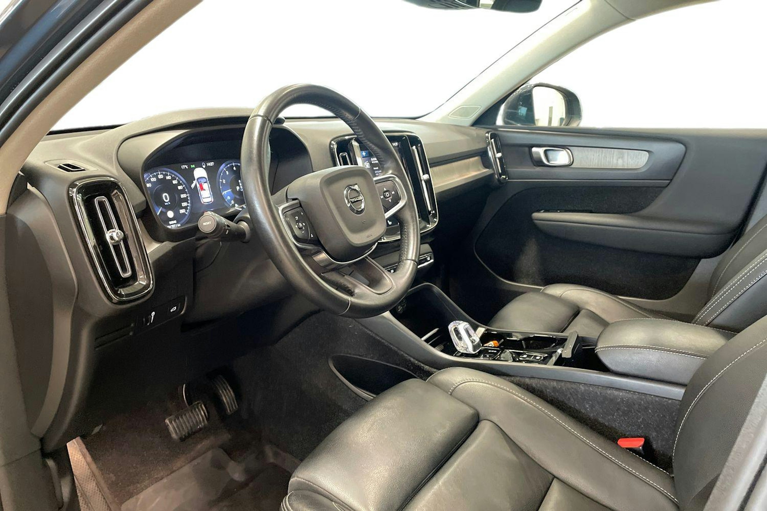 met. sininen Volvo XC40 2021 kuva 7.
