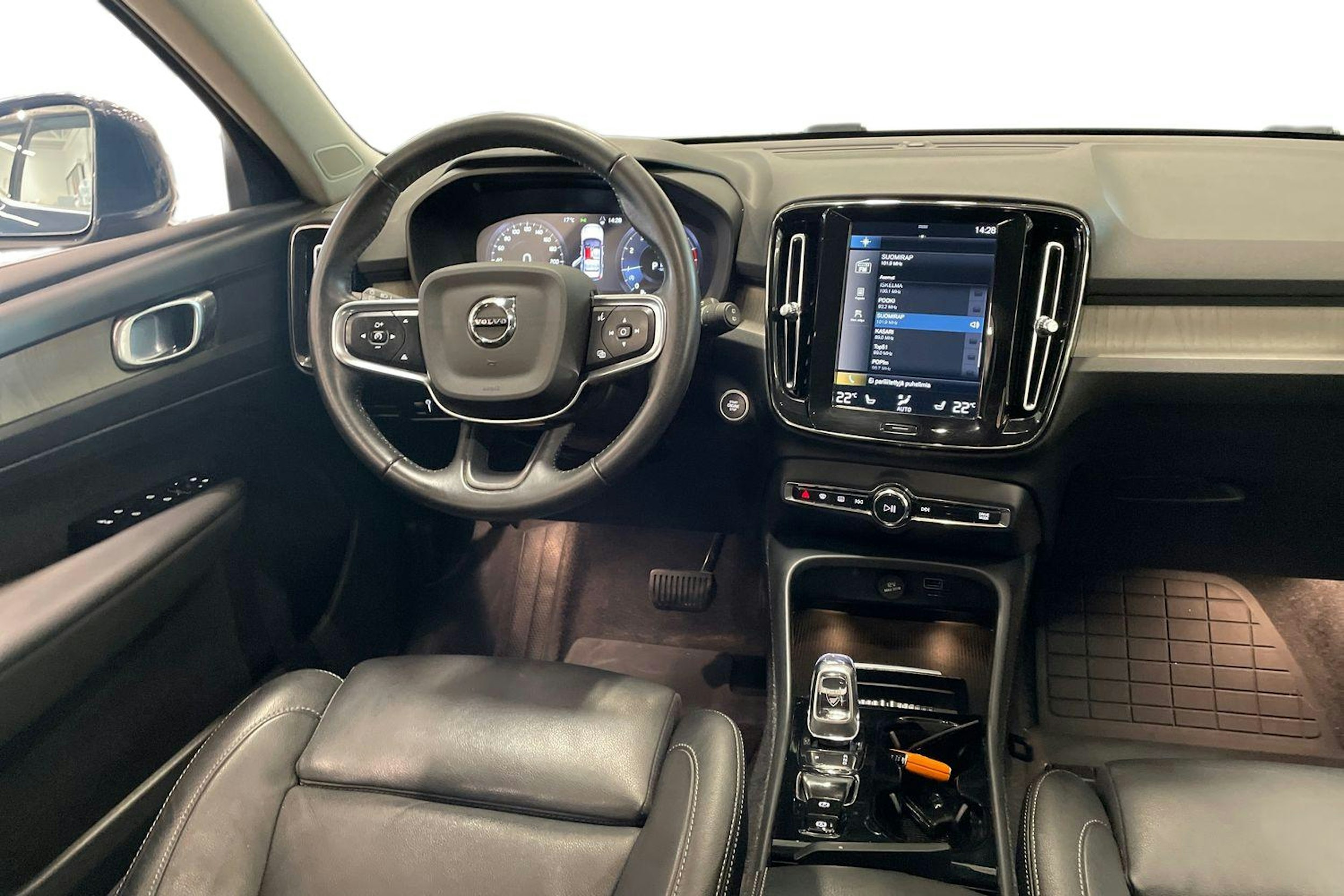 met. sininen Volvo XC40 2021 kuva 9.