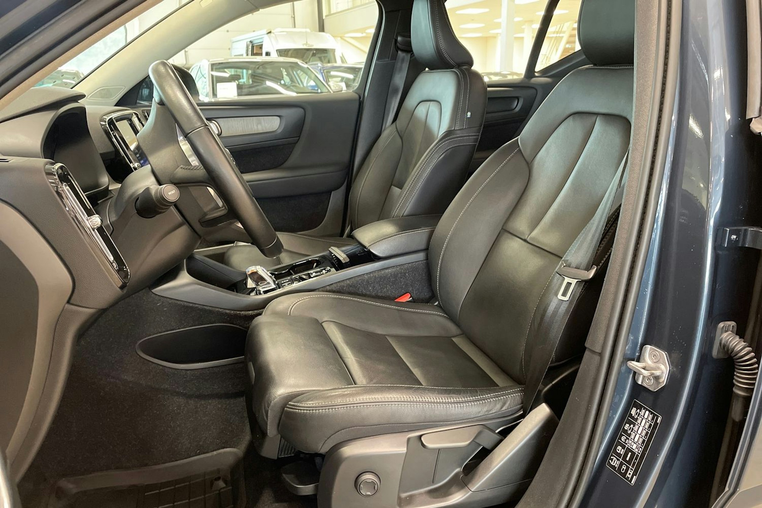 met. sininen Volvo XC40 2021 kuva 14.