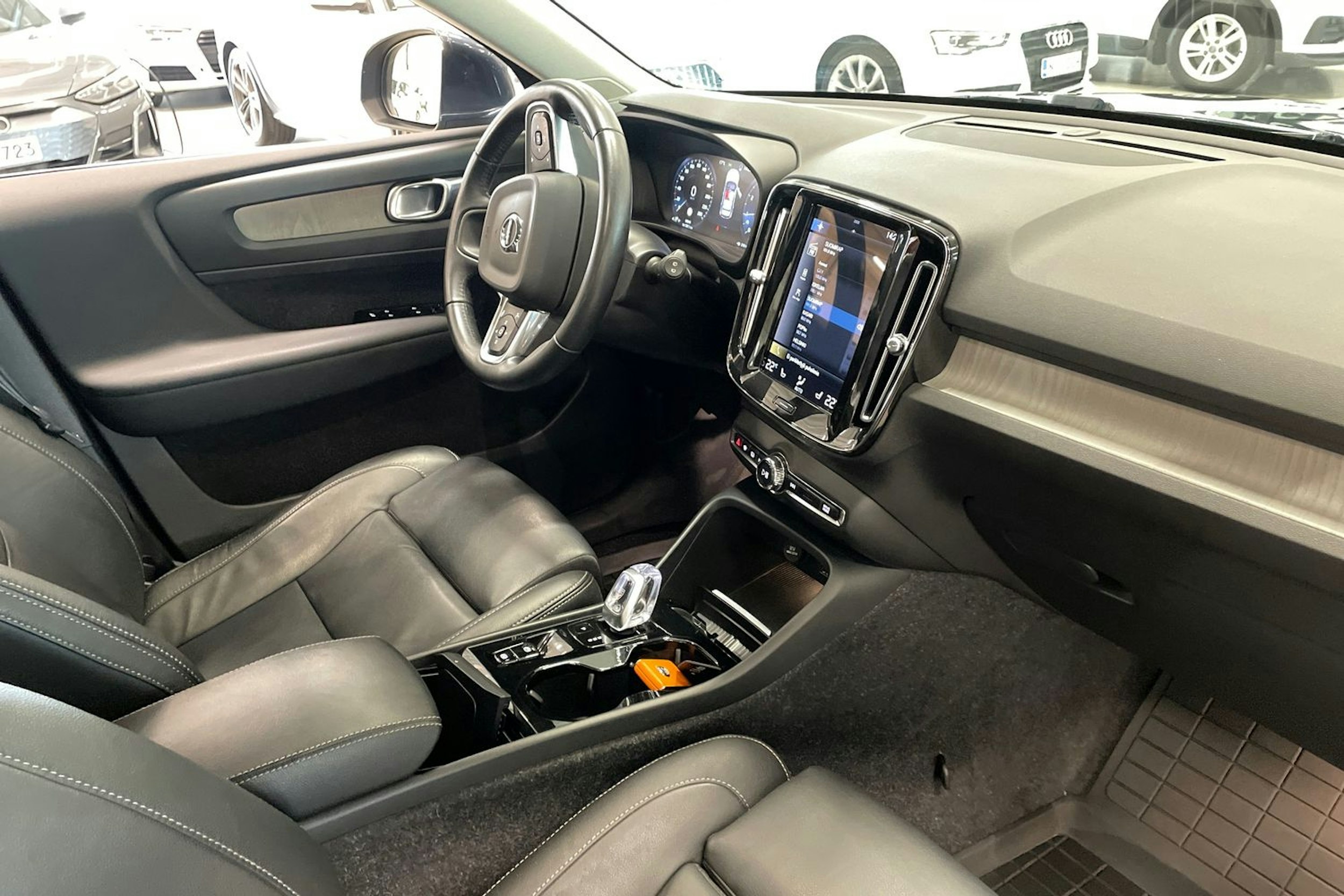 met. sininen Volvo XC40 2021 kuva 15.