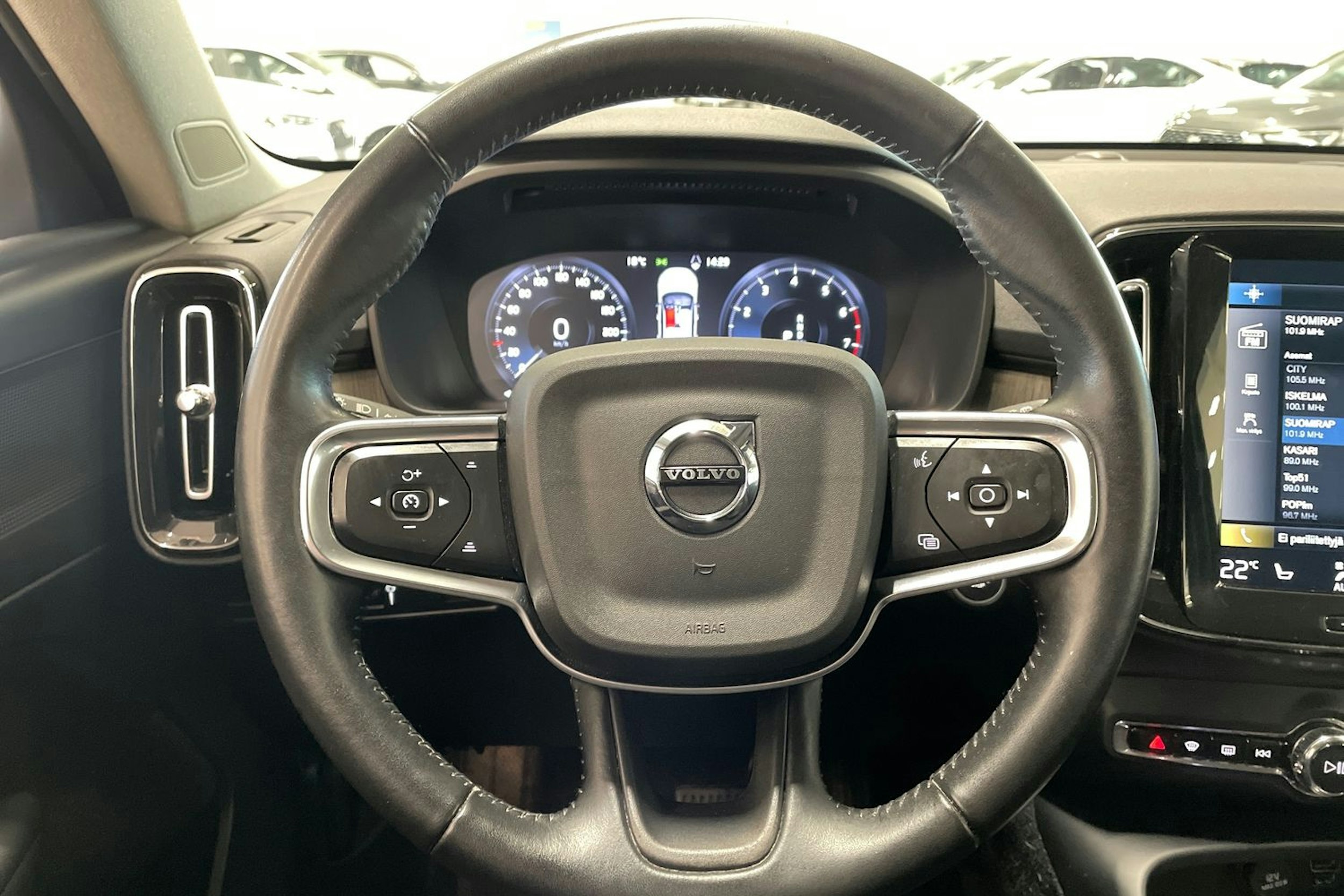 met. sininen Volvo XC40 2021 kuva 16.