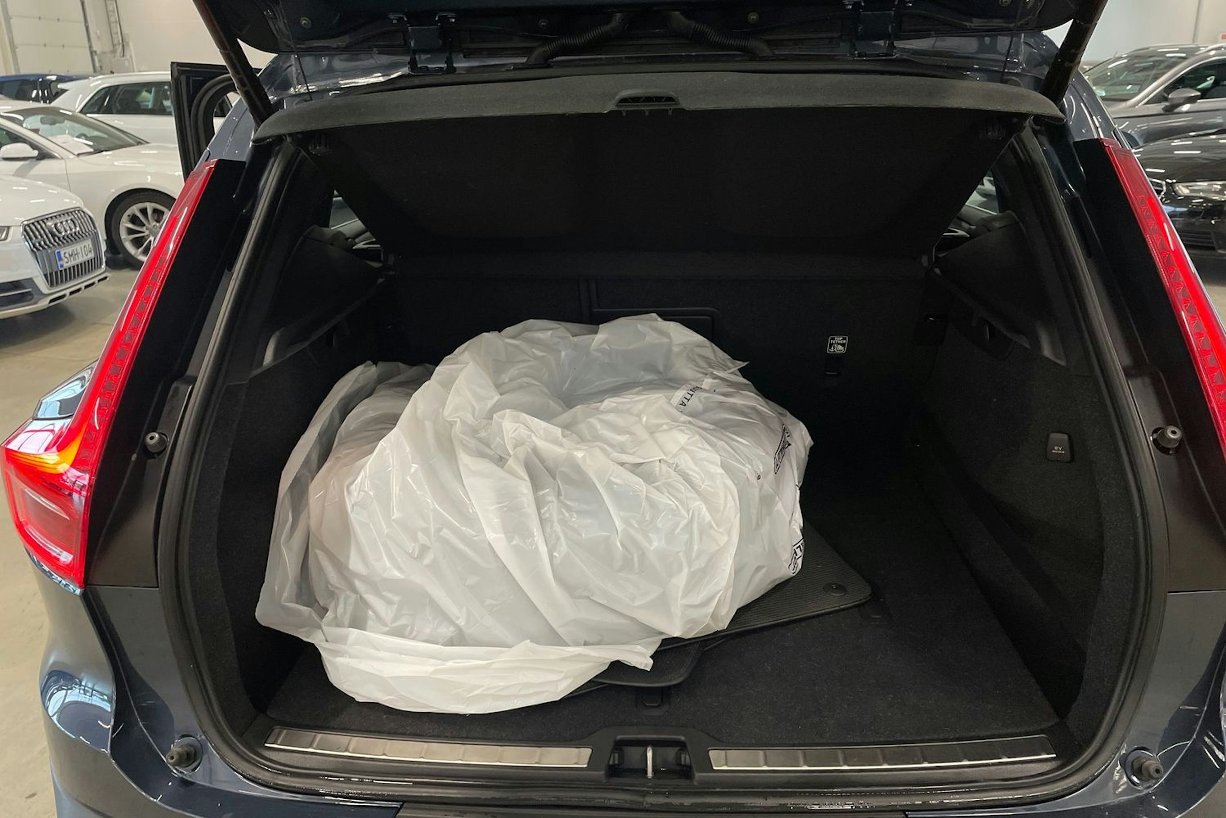 met. sininen Volvo XC40 2021 kuva 32.