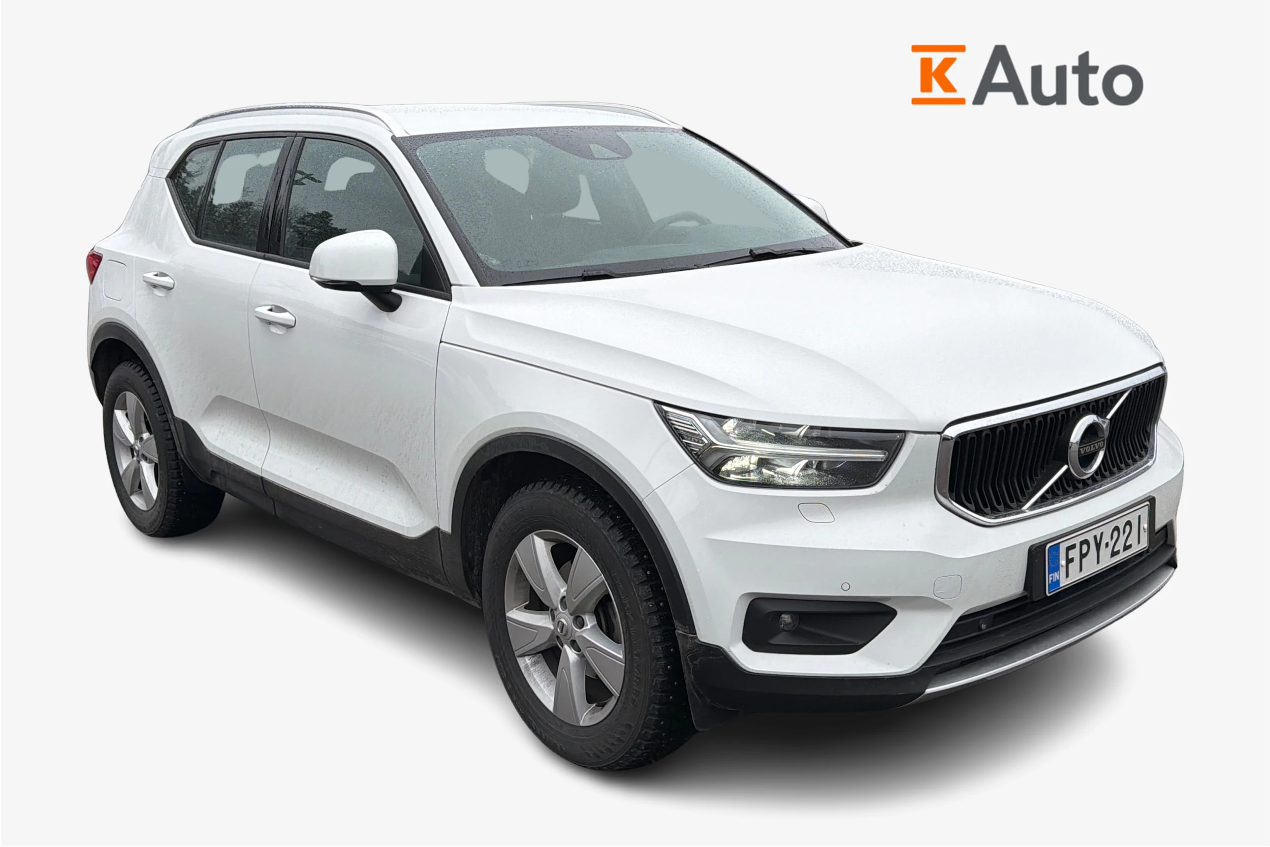 Valkoinen Volvo XC40 2021 kuva 1.