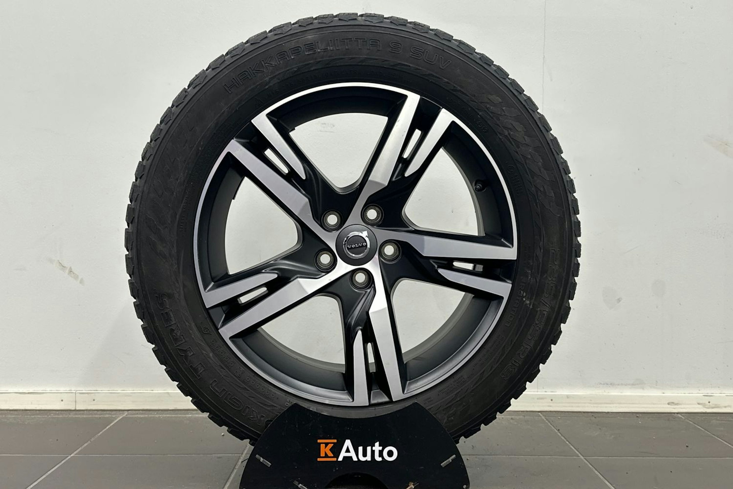 Sininen Volvo XC40 2021 kuva 13.