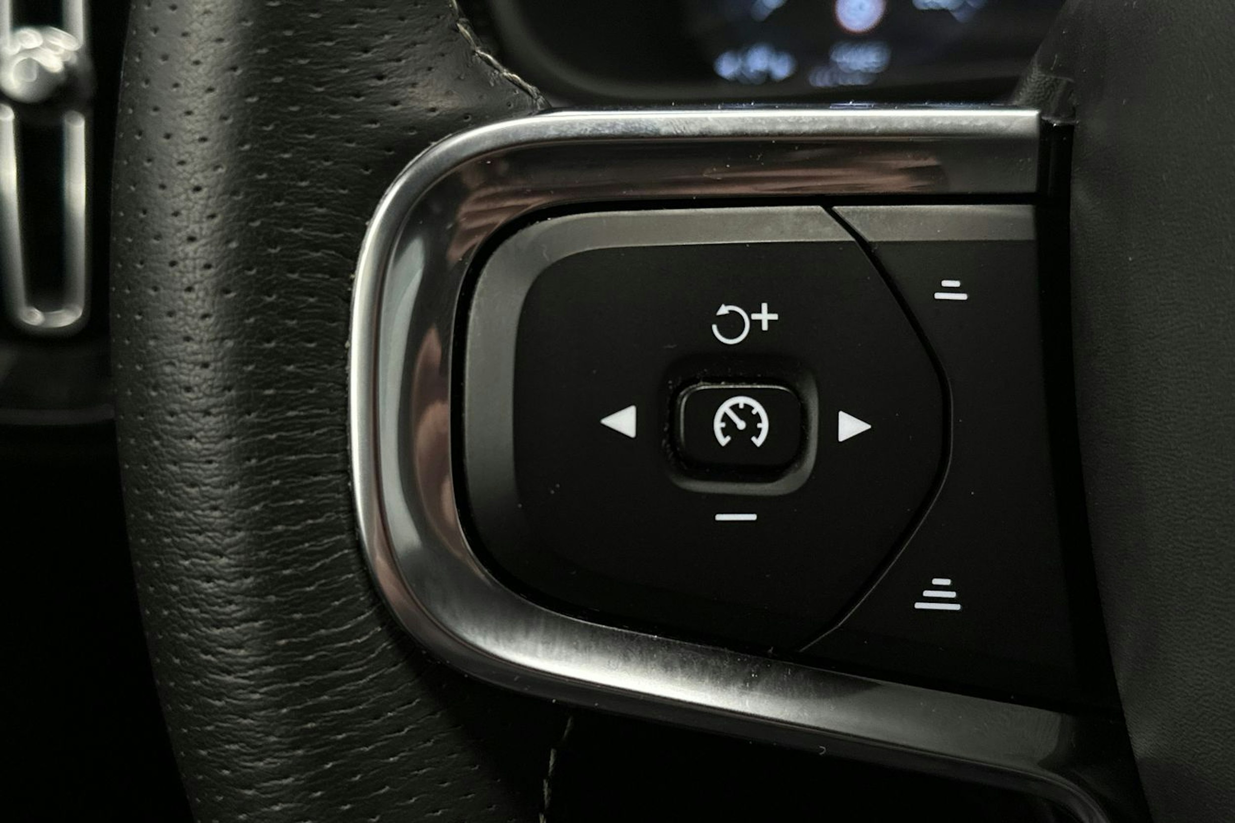 Sininen Volvo XC40 2021 kuva 19.