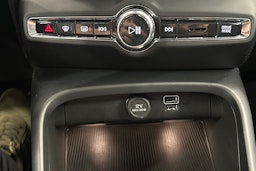 Sininen Volvo XC40 2021 kuva 24.