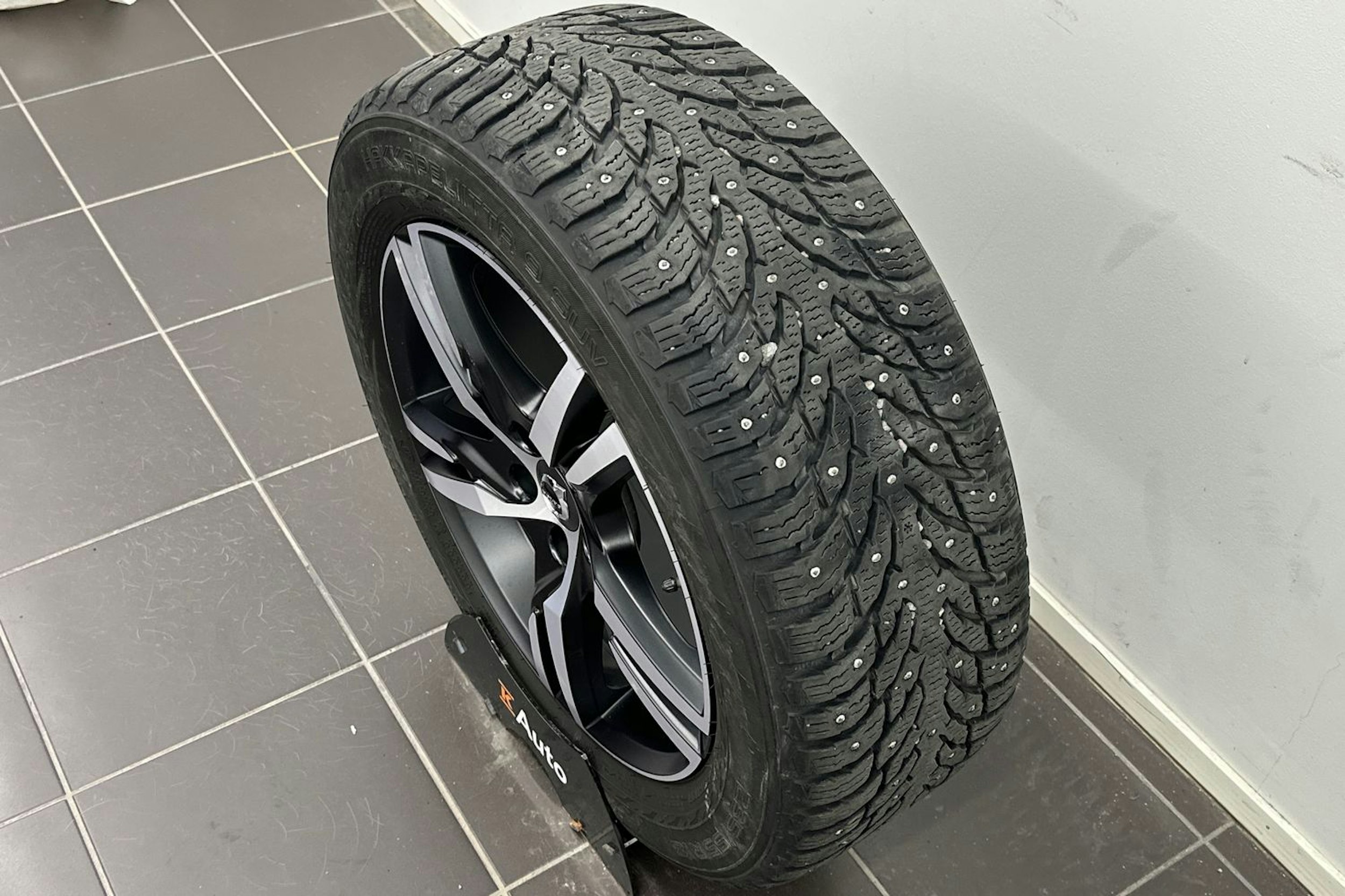Sininen Volvo XC40 2021 kuva 28.
