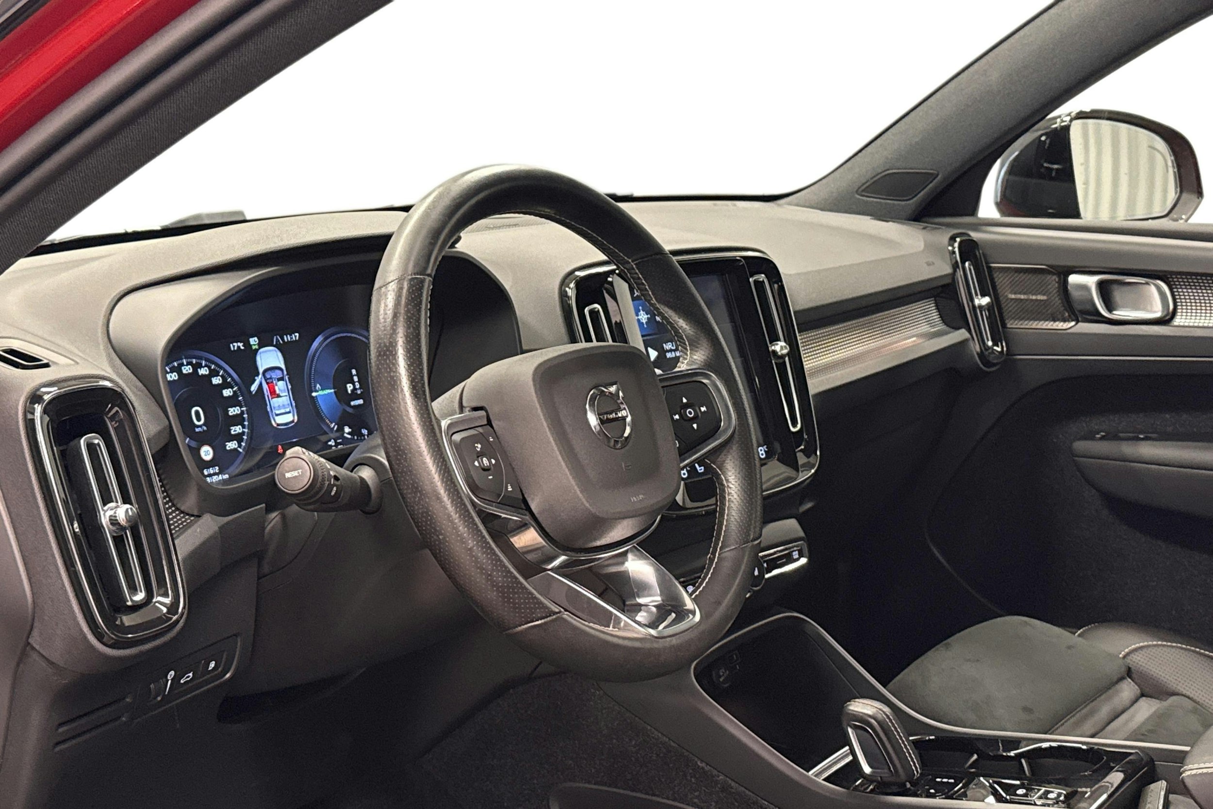 punainen Volvo XC40 2021 kuva 7.