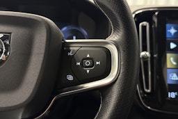 punainen Volvo XC40 2021 kuva 12.
