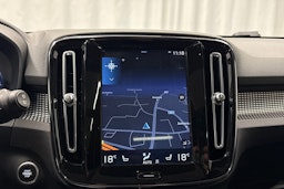 punainen Volvo XC40 2021 kuva 13.