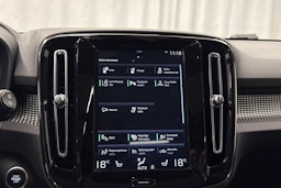 punainen Volvo XC40 2021 kuva 15.