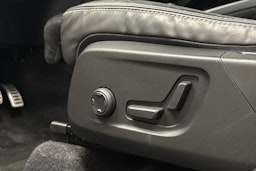 punainen Volvo XC40 2021 kuva 20.