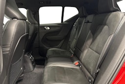 punainen Volvo XC40 2021 kuva 21.