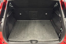 punainen Volvo XC40 2021 kuva 22.