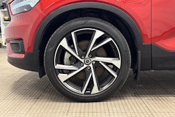 punainen Volvo XC40 2021 kuva 29.