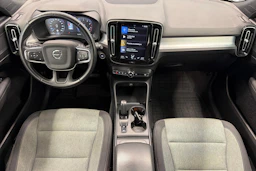 valkoinen Volvo XC40 2021 kuva 7.