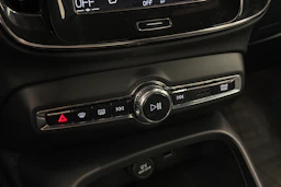 valkoinen Volvo XC40 2021 kuva 21.